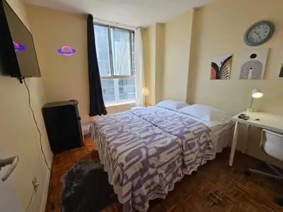Room for Rent – Downtown Toronto - All Utilities included Spacious fully furnished private room avai...