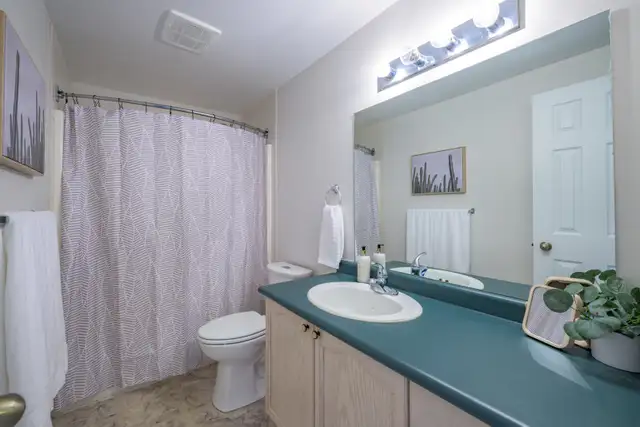 3 Bedroom Townhouse for Rent – North London (Wonderland & Sarnia in Long Term Rentals in London - Image 10