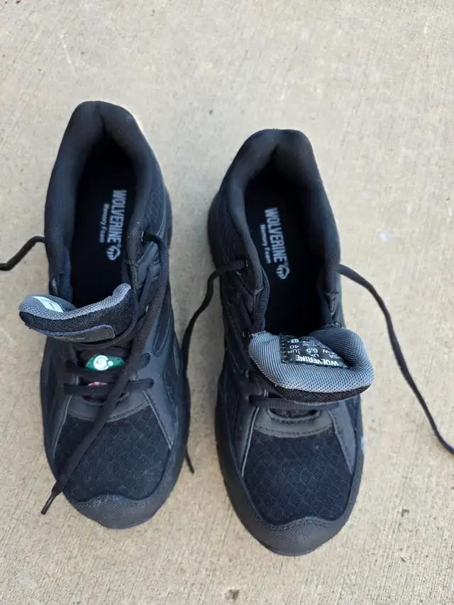 Wolverine Safety Shoes w/ Steel Toe for Men in Men's Shoes in Strathcona County - Image 5