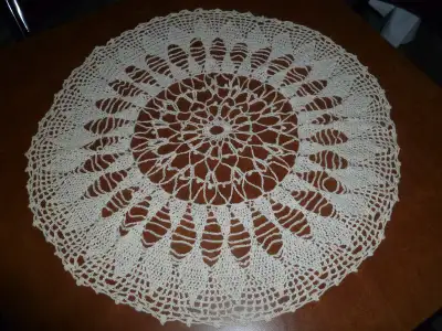 Centre de table crocheté à la main, View more