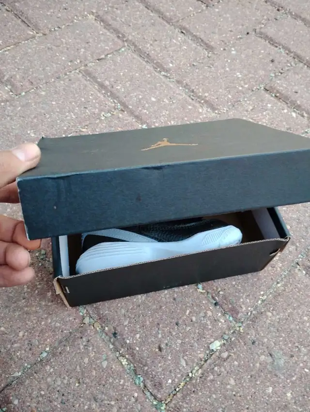 7c Jordans  in Clothing - 9-12 Months in Regina - Image 4