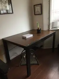 Free Dining room table, extendable 