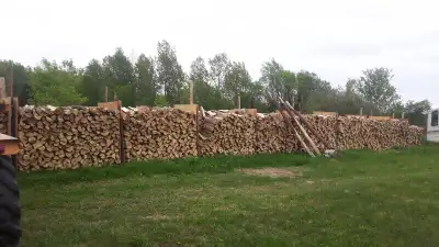 Hardwood firewood 16" cut and split Ash maple cherry Delivery available $150/ face cord Kemptville