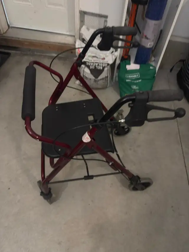 Drive Medical Rollator Walker in Health & Special Needs in City of Toronto - Image 2