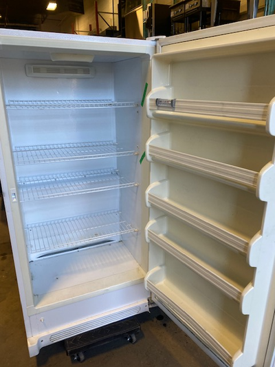 You are viewing a used 1 Door Upright White Freezer. This GE FUF17SVARWW upright 1 door freezer 17.3...