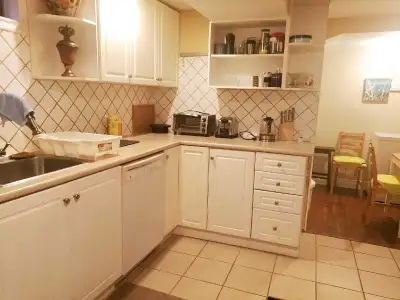 Beautifully room for one female in a very clean and beautiful house with all the commodity. Private...