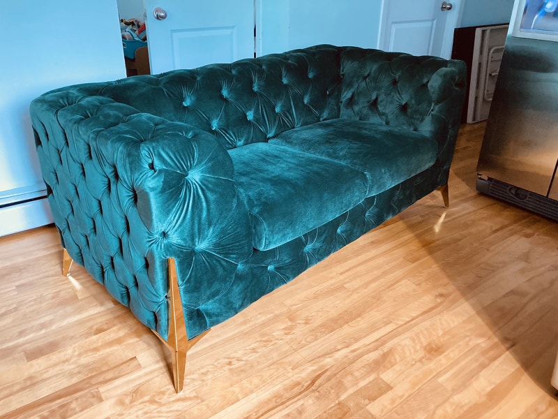 Emerald green velvet loveseat in perfect condition like new Couches & Futons Charlottetown