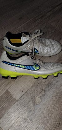 Nike Tiempo soccer cleats size 5 US