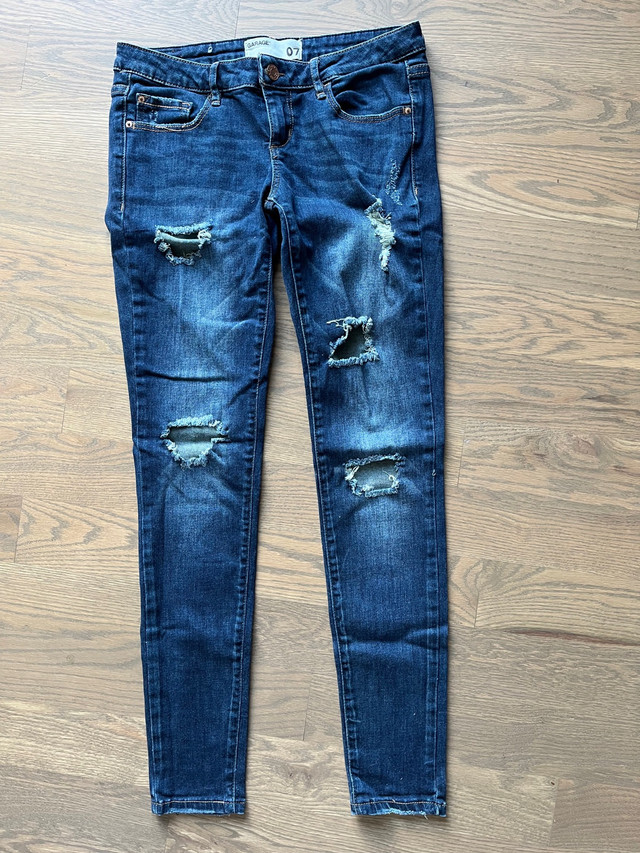 4 pair of High Rise Skinny Jean.  Size 7 in Women's - Bottoms in Ottawa - Image 3