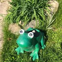Froggy planter =$1