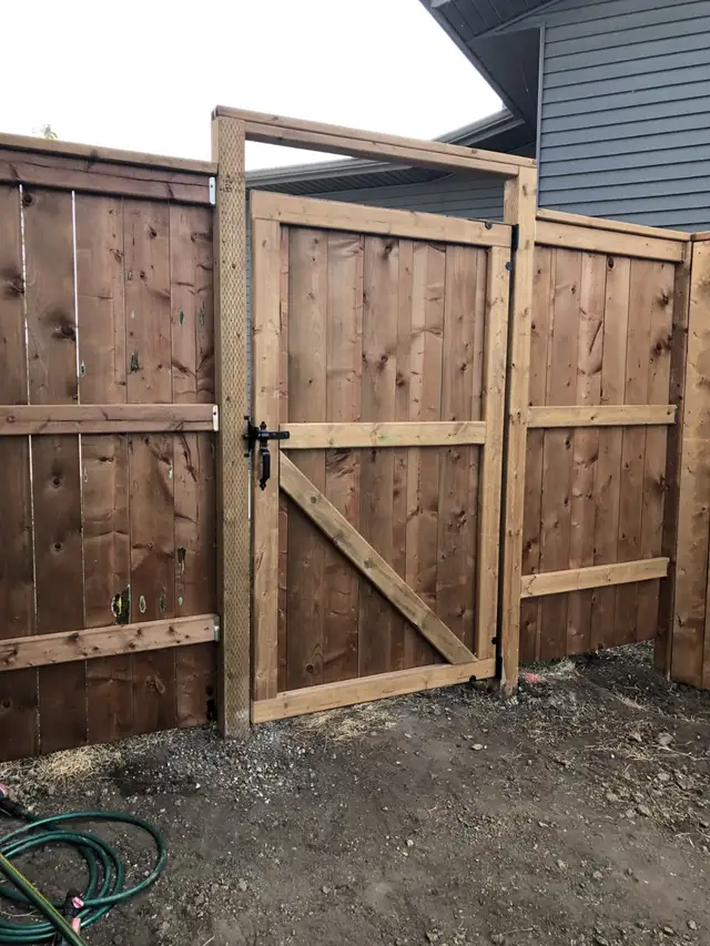 PROFESSIONAL FENCE BUILDER 306-979-913362864741561345123