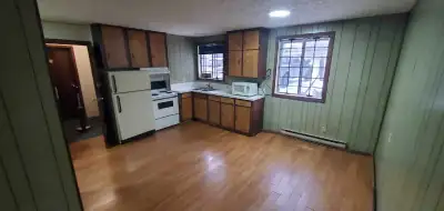 Fully accessible apartment in a senior friendly building. One bedroom one bath with in-suite laundry...