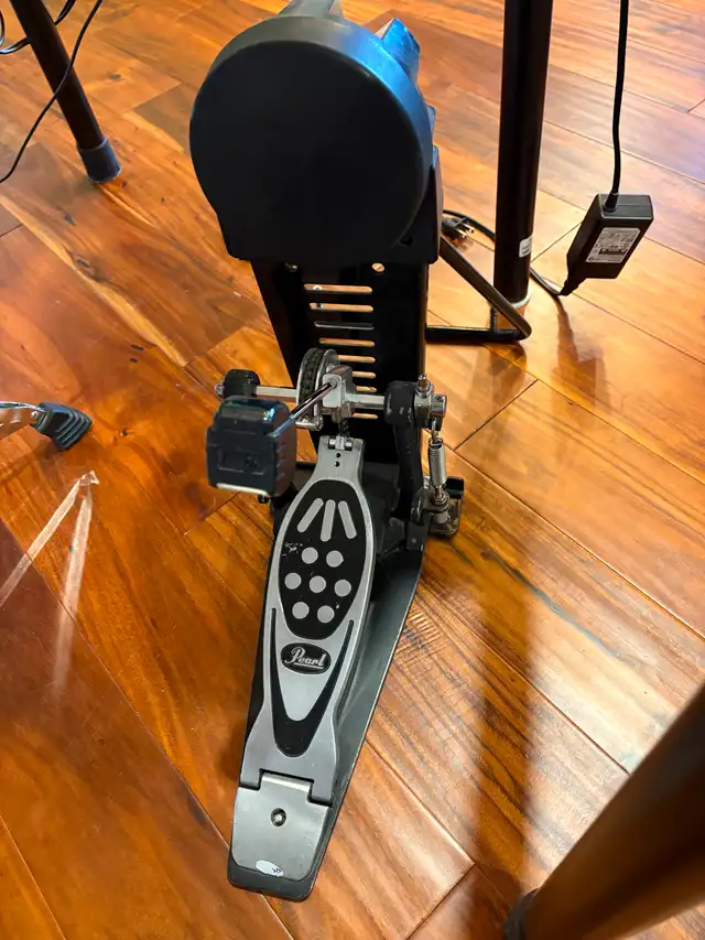 Roland TD-9S V-Tour Series Drum Kit Plus Pearl Single Drum Pedal in Drums & Percussion in Mississauga / Peel Region - Image 6