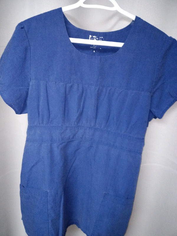 Haut uniforme infirmière grandeur médium  dans Femmes - Autre  à Laurentides - Image 3