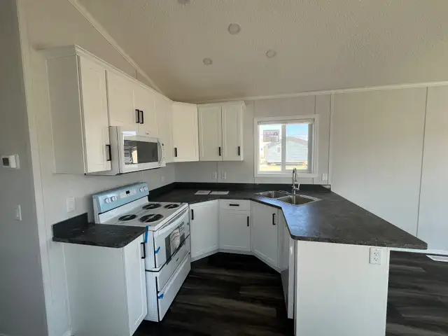 ALL SEASON LAKE HOUSE ARC-LH14 'WOLF CREEK' in Houses for Sale in Regina - Image 6