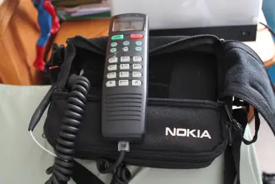 NOKIA 1990'S ANALOG CELL PHONE COMPLETE WITH BAG AND CAR PLUG, View more