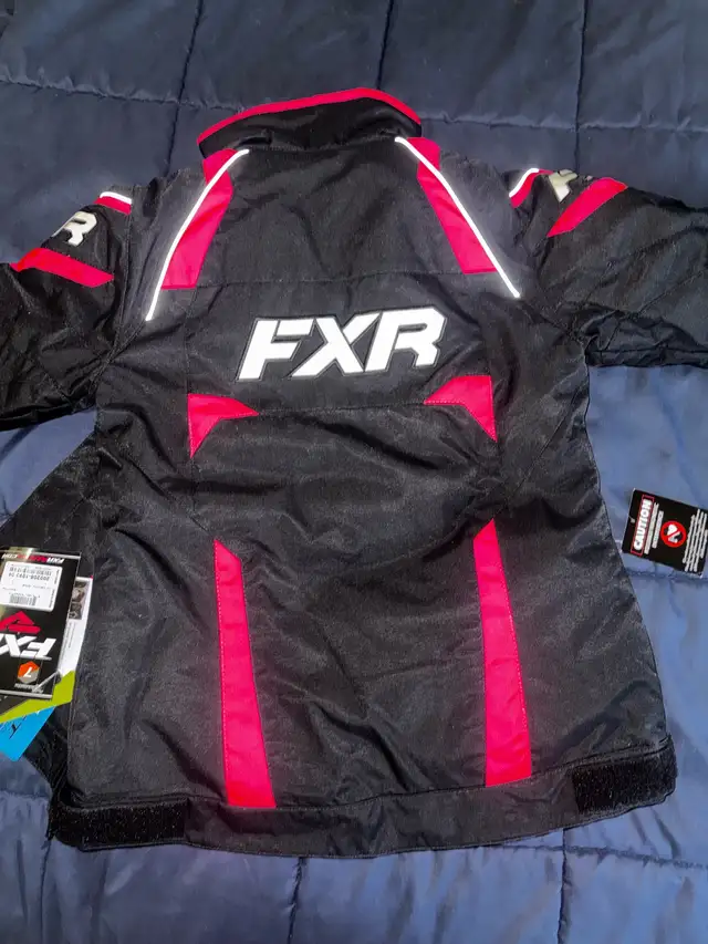 FXR Women’s Jacket in Women's - Tops & Outerwear in Kenora - Image 3