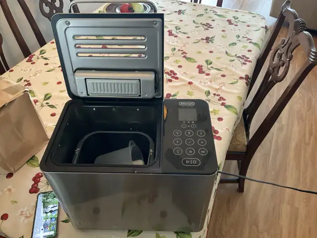 Four à pain Delonghui modèle DBM450 comme neuf très propre in Stoves, Ovens & Ranges in Longueuil / South Shore - Image 3