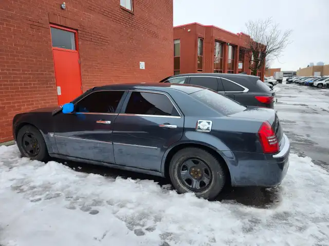 2007 Chrysler 300C HEMI 5.7L Certified in Cars & Trucks in Markham / York Region - Image 2