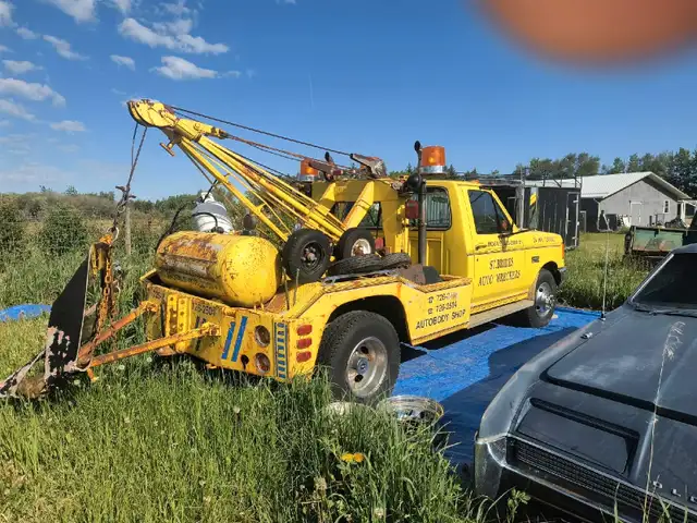 Tow truck 1989 in Cars & Trucks in Edmonton - Image 2