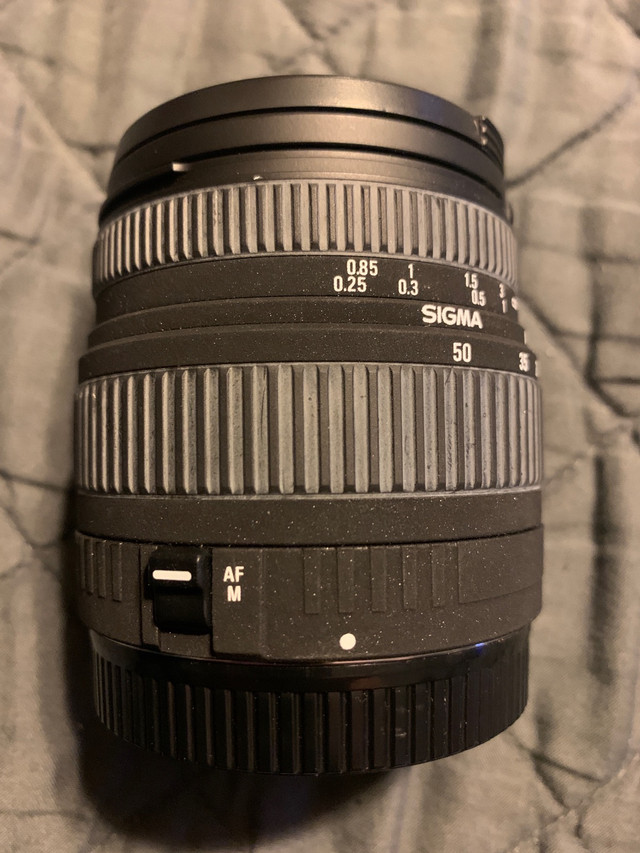 Sigma 18-50mm 1:3.5-5.6 DC Zoom Lens For- Canon EOS Cameras in Cameras & Camcorders in Oshawa / Durham Region