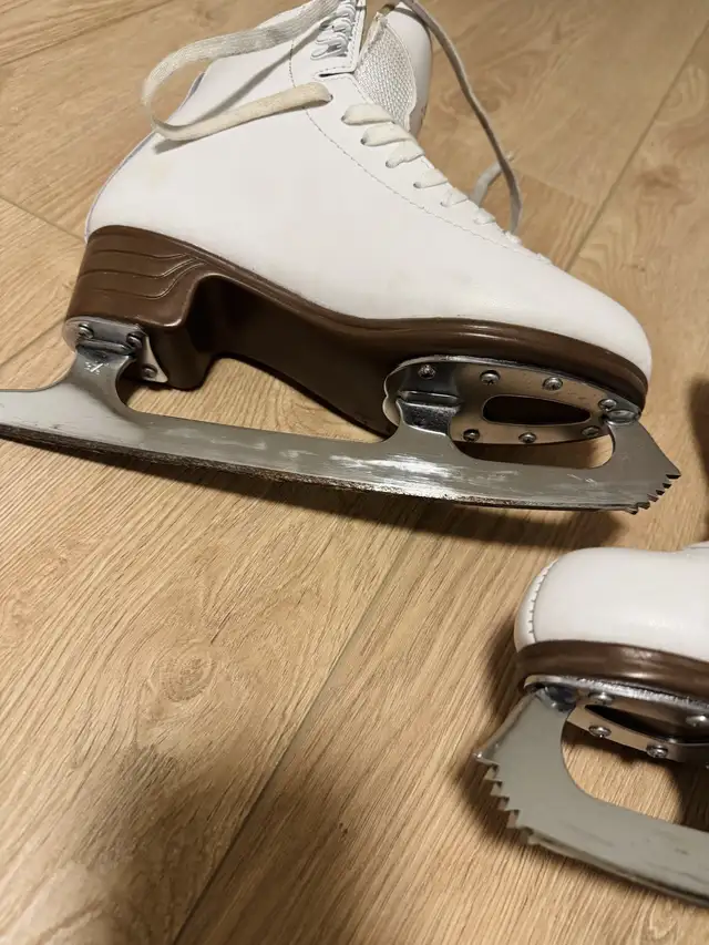  skates size 5 in Skates & Blades in Markham / York Region - Image 7