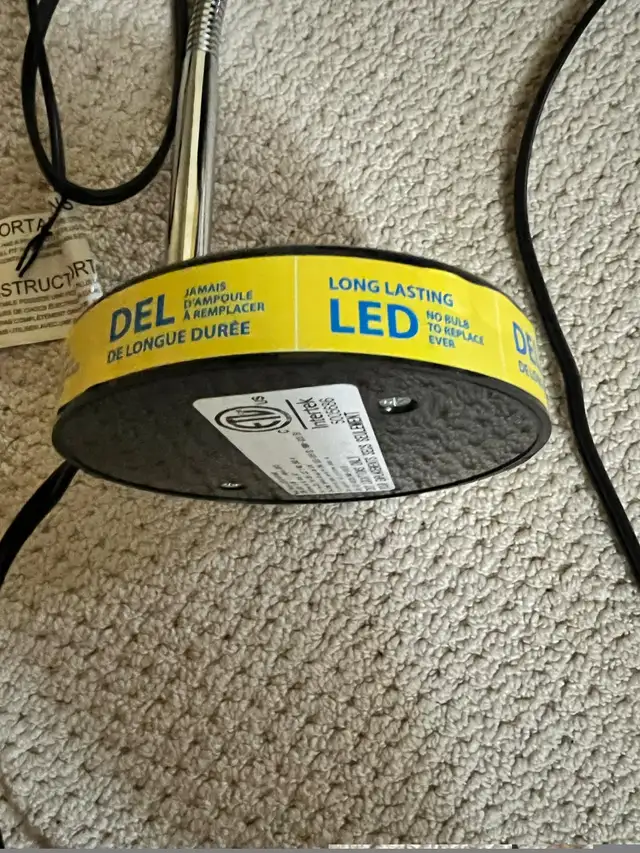 Table Lamp in Indoor Lighting & Fans in Mississauga / Peel Region - Image 6