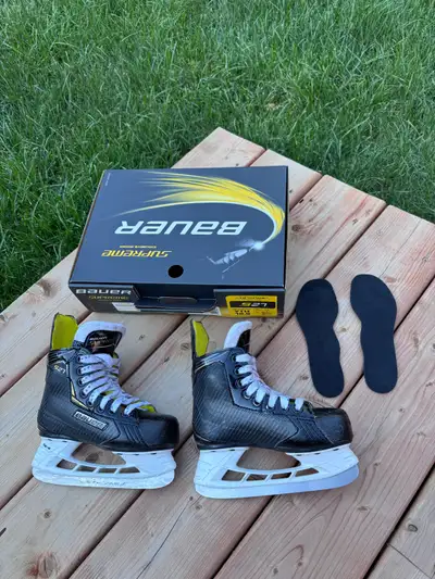 BAUER Supreme S27 Hockey Skate (Y12.5), View more