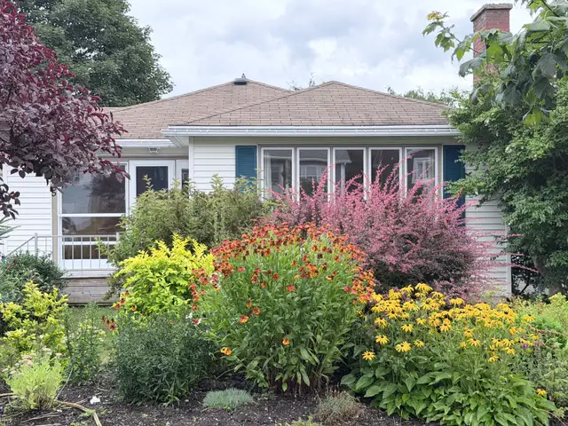 3 bedroom 1 bathroom house Churchill Square area
