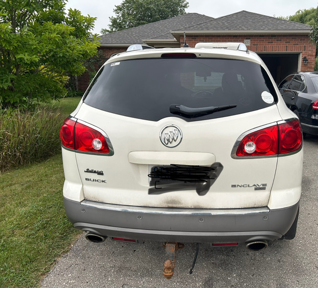 2010 Buick enclave in Cars & Trucks in Norfolk County - Image 3