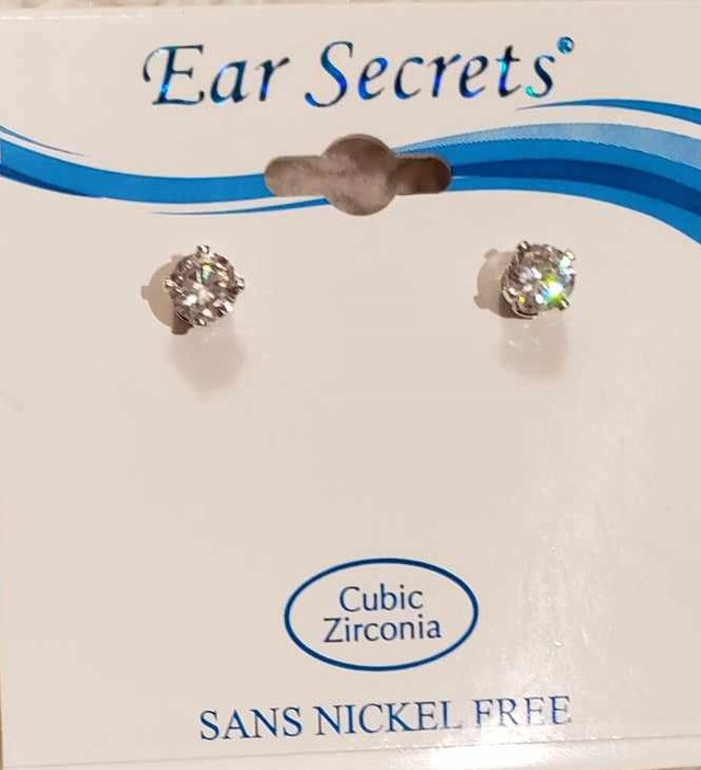 Boucle D'oreille Ear Secrets dans Bijoux et montres  à Ville de Québec