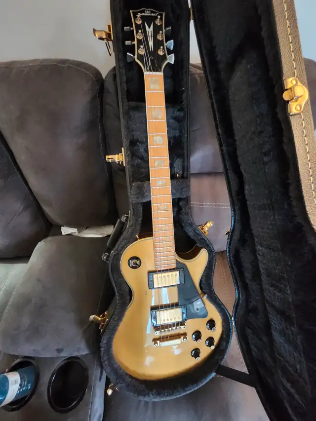 CBS  Masterworks in Guitars in Brockville - Image 2