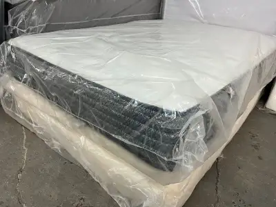 queen matelas nuef - Queen mattress - montreal QC, View more