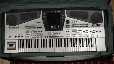 Roland E-80 Keyboard Workstation Arranger Price Reduced, View more