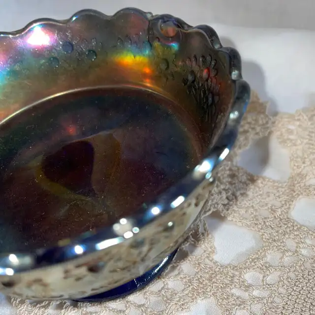 Vintage Blue Carnival Glass Candy Dish in Arts & Collectibles in Mississauga / Peel Region - Image 6
