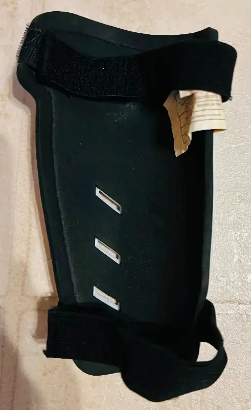 Kids Nike soccer shin pads in good condition in Soccer in Cambridge - Image 4