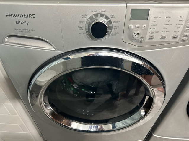 Laveuse Secheuse Frigidaire Affinity washer Dryer***READ***R | Laveuses et  sécheuses | Ville de Montréal | Kijiji