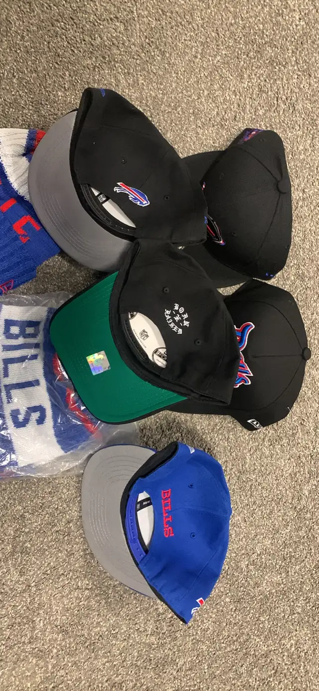 Buffalo Bills Hats in Men's in Oakville / Halton Region - Image 6