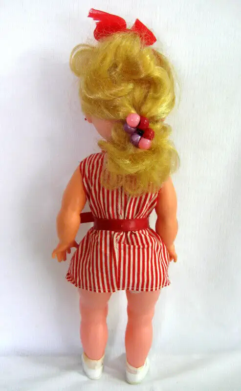 POUPEE 16 POUCES  VINTAGE HONG-KONG c.1970 16INCH DOLL in Arts & Collectibles in West Island - Image 5