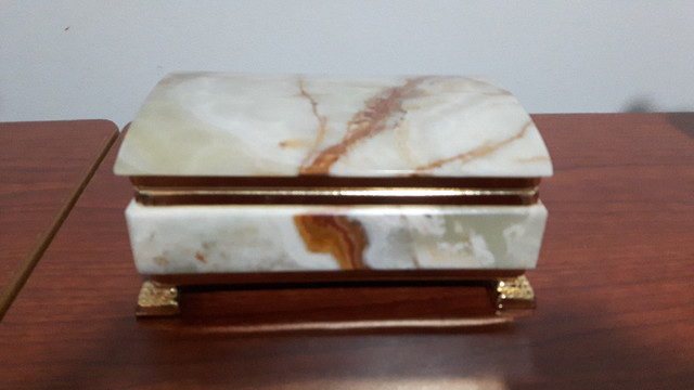 Vintage Mid-Century Rectangular Green Onyx Jewellery Box in Jewellery & Watches in Richmond - Image 2