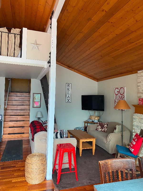 fully furnished house on Paul Lake for rent (15 min to Kamloops) Long