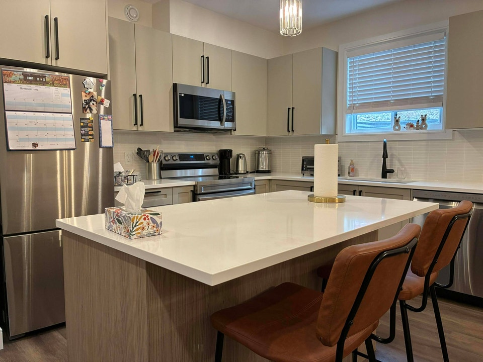Bright & Quiet Main Floor Unit in Recently Built Triplex 3