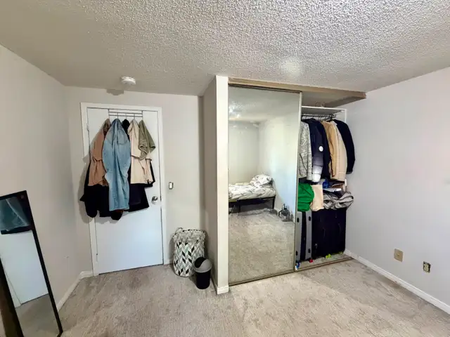 Private big room for rent in Scarborough  in Room Rentals & Roommates in City of Toronto - Image 5