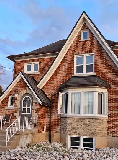 Spacious 2 bedroom apartment to Share