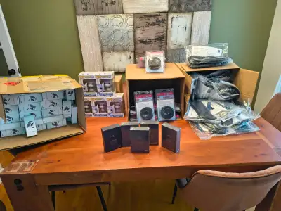 Vente d'objets divers en lot, View more