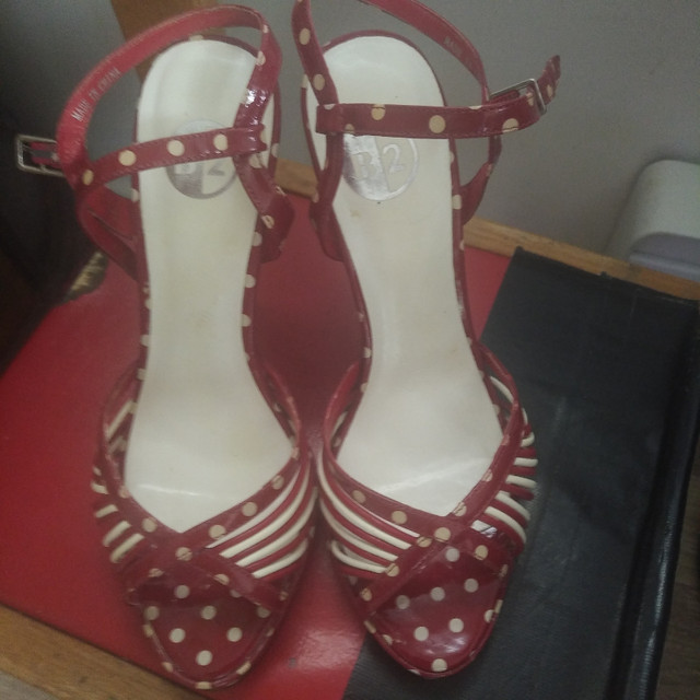 Browns B-2 Shoes Sandles Heels Pokadot Red Chaussures Souliers dans Femmes - Chaussures  à Ville de Montréal