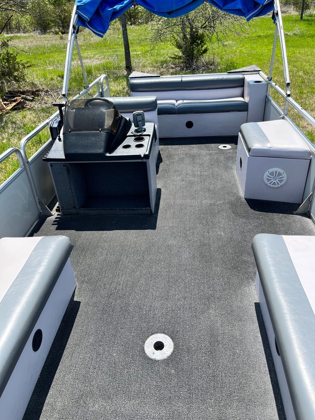 21 ft pontoon with trailer Powerboats & Motorboats Kingston Kijiji