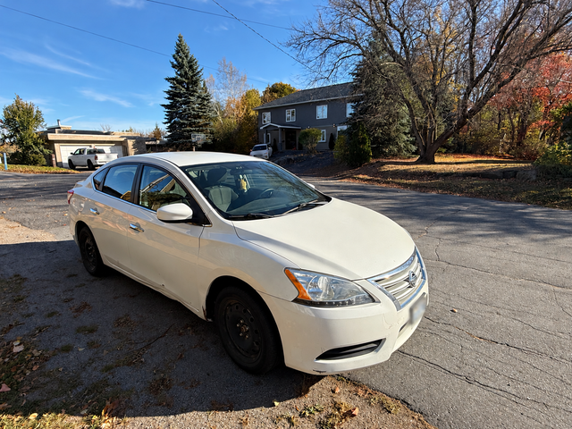 2015 Nissan Sentra | CarPlay, Remote Start & Winter Tires