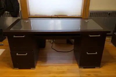 Selling a full set of Sauder office furniture. Executive Desk, Computer Credenza with hutch File sto...