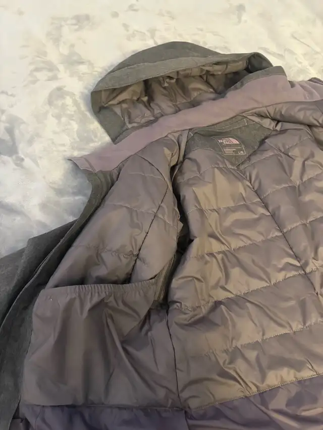 Jacket north face in Women's - Tops & Outerwear in Laval / North Shore - Image 5